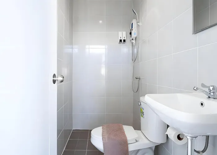 Rest Silom - Bts Chong Nonsi Appartement